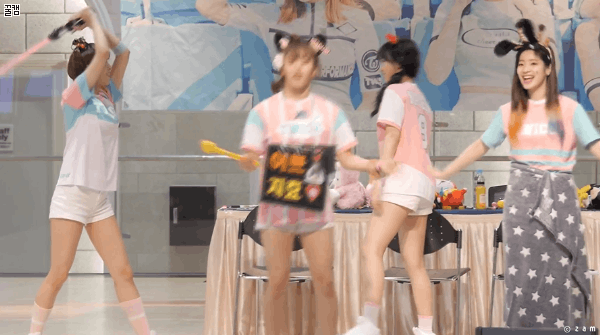 aaa4b6dad4bf36fc5e6464b3187c4510_1465525412_1933.gif