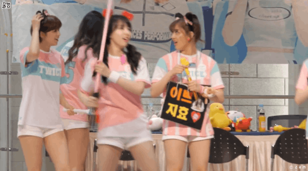 aaa4b6dad4bf36fc5e6464b3187c4510_1465525414_4725.gif