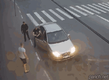 b56dee9ac0cae711e729eaa0f3228d52_1465544882_4634.gif