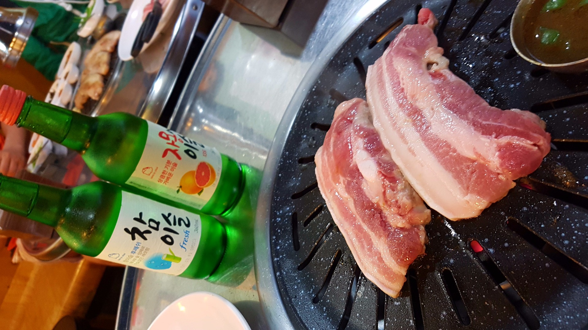 제주돼지 오겹살과 소주 한 잔♥ > 자유게시판 | 딜바다닷컴 딜바다::제주돼지 오겹살과 소주 한 잔♥ > 자유게시판