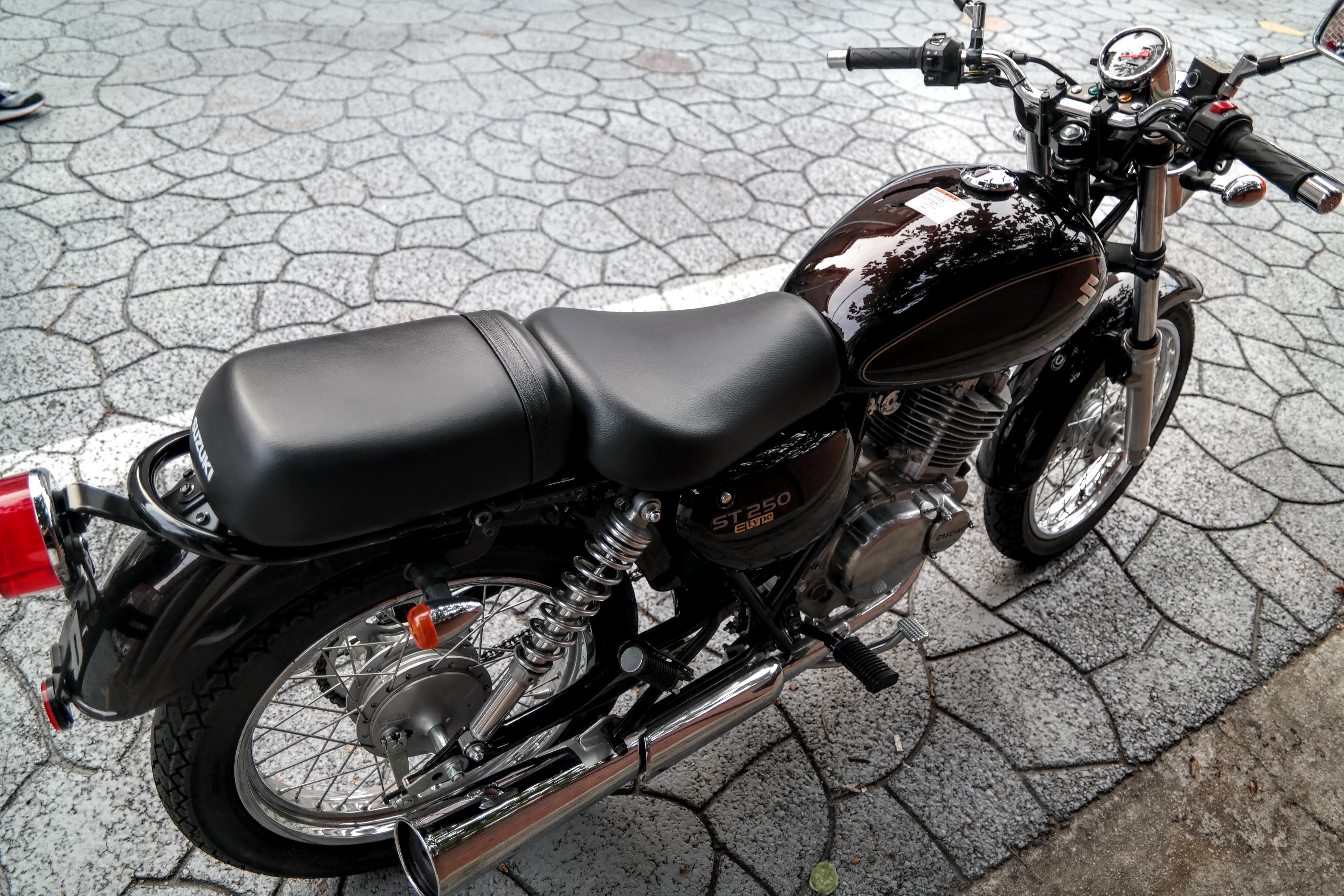 클래식바이크 st250e 60키로탄 신차 [정서류] 판매합니다. > 바이크포럼 | 딜바다닷컴