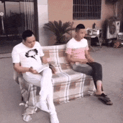 100% 성공하는 몰카.gif > 유머게시판 | 딜바다닷컴 딜바다::100% 성공하는 몰카.gif > 유머게시판