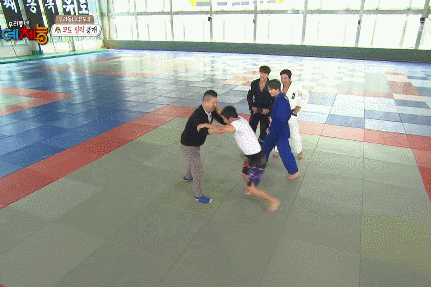 2a4b2daffc1d9a25f5bd06ff98df5b2f_1529022748_9994.gif