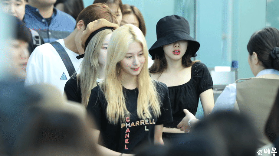 트와이스 출국
