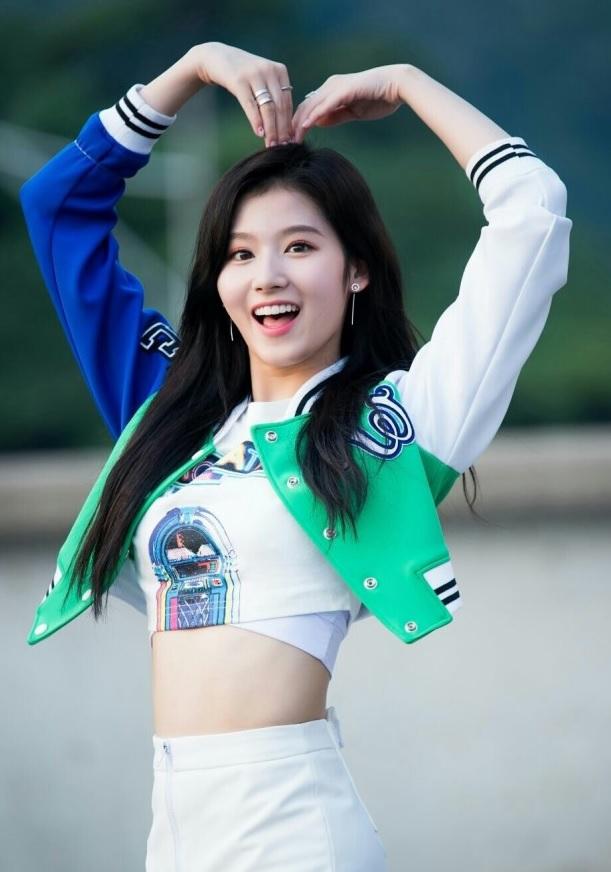 사나 > 연예인포럼 | 딜바다닷컴 딜바다::사나 > 연예인포럼