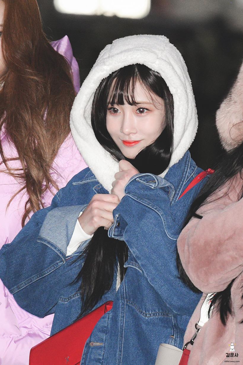 뮤뱅 출근 쟤