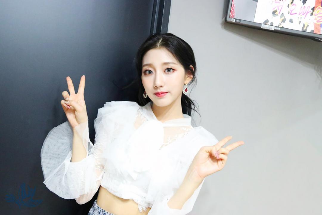 Lovelyz 소중했던 기억들로 Rewind 스압~